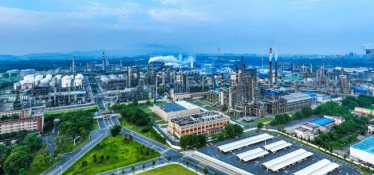 石英坩埚定制加工工艺要点及耐高温性能优化方案